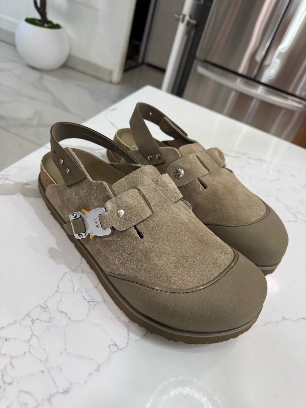 DIOR Birkenstock Tokio Mule Suede
Leather Sandals Dior - Picture 4 of 8